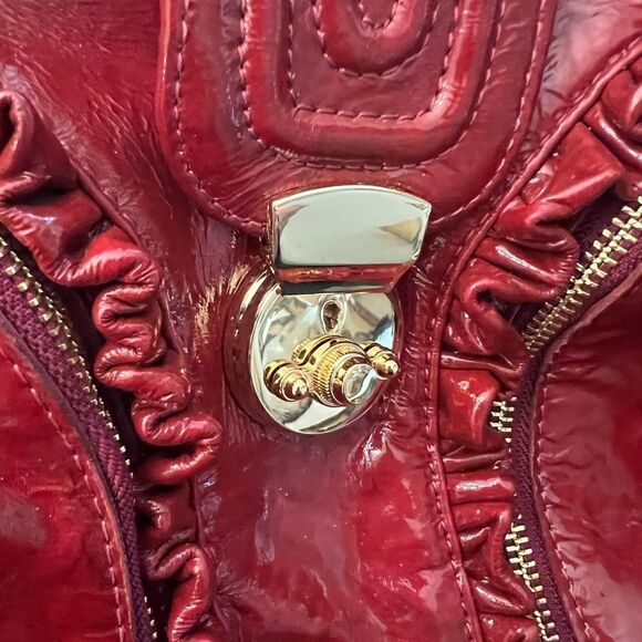 NWT Tressje Gorgeous Red Patent Leather handbag. - Picture 3 of 16